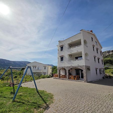 Apartments Leticia I Baška Eksteriør bilde