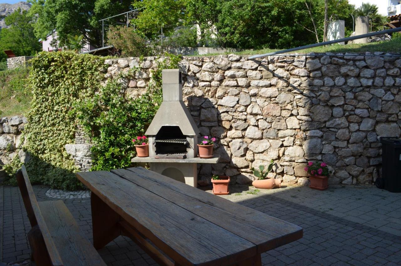 Apartments Leticia I Baška Eksteriør bilde