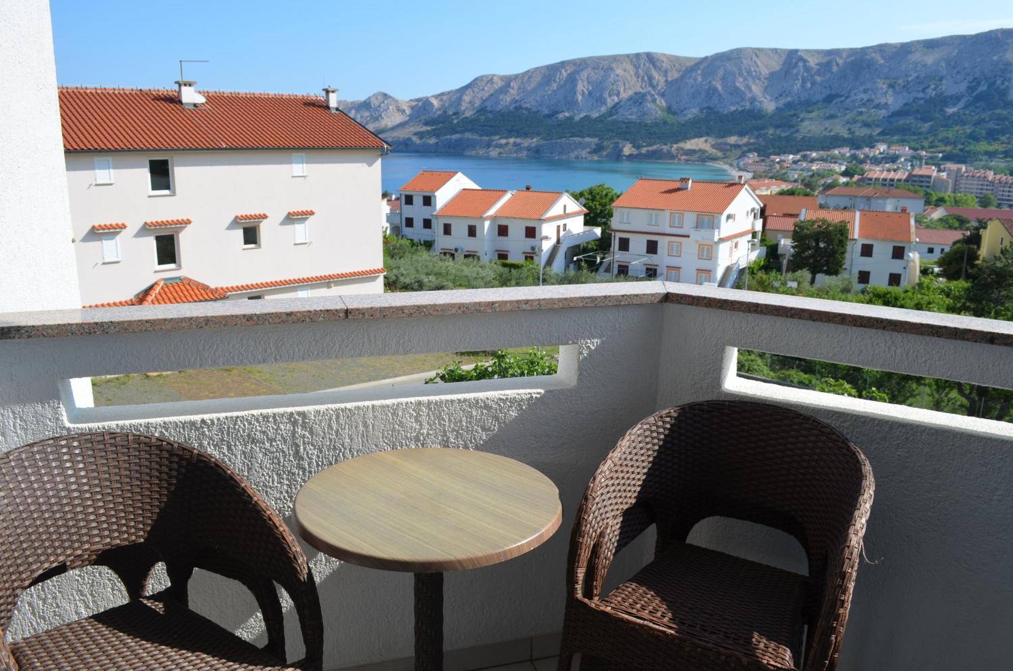 Apartments Leticia I Baška Eksteriør bilde