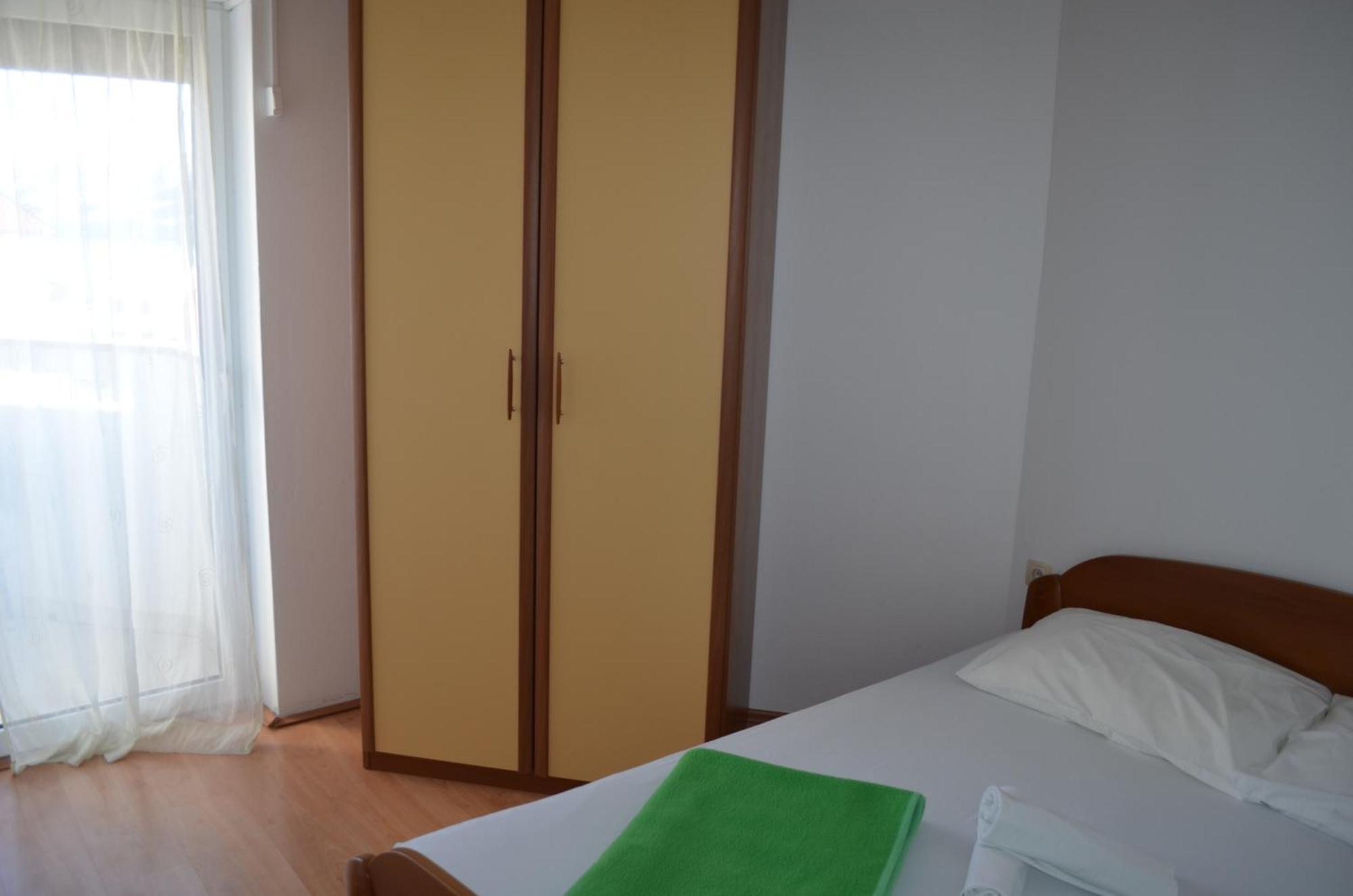 Apartments Leticia I Baška Eksteriør bilde