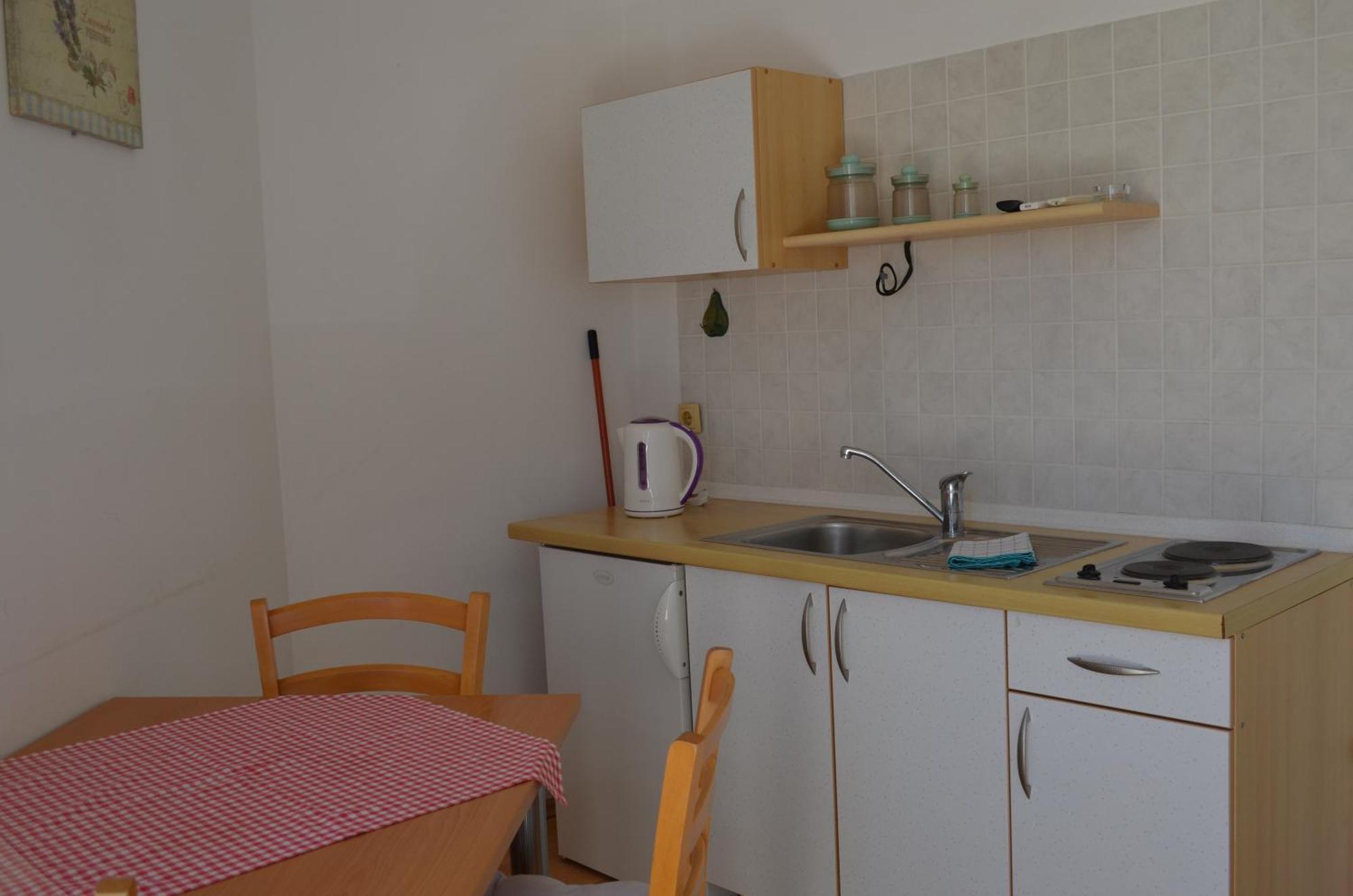 Apartments Leticia I Baška Eksteriør bilde