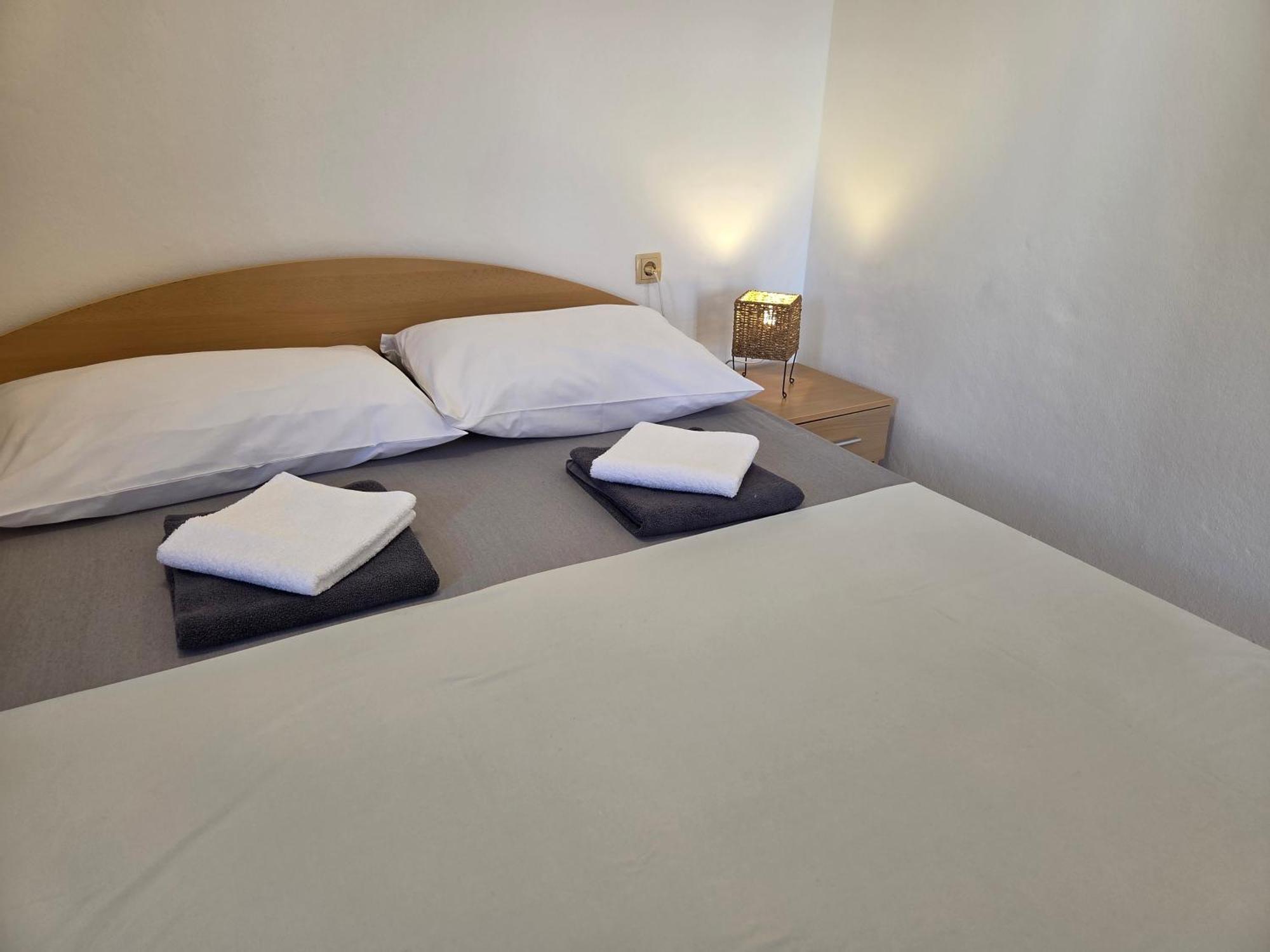 Apartments Leticia I Baška Eksteriør bilde