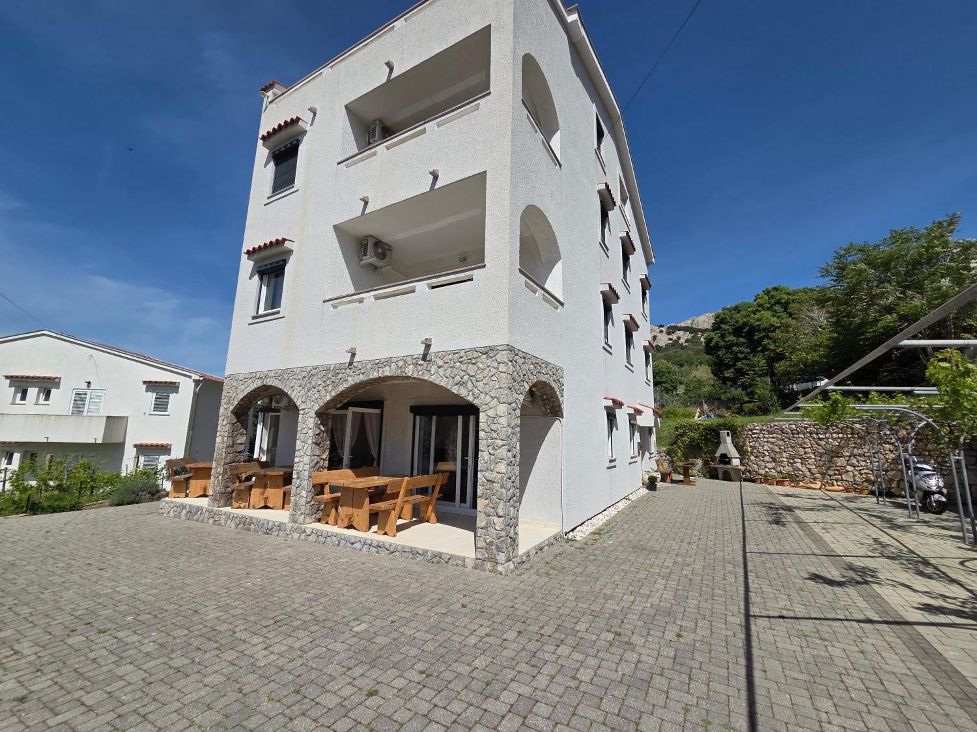 Apartments Leticia I Baška Eksteriør bilde